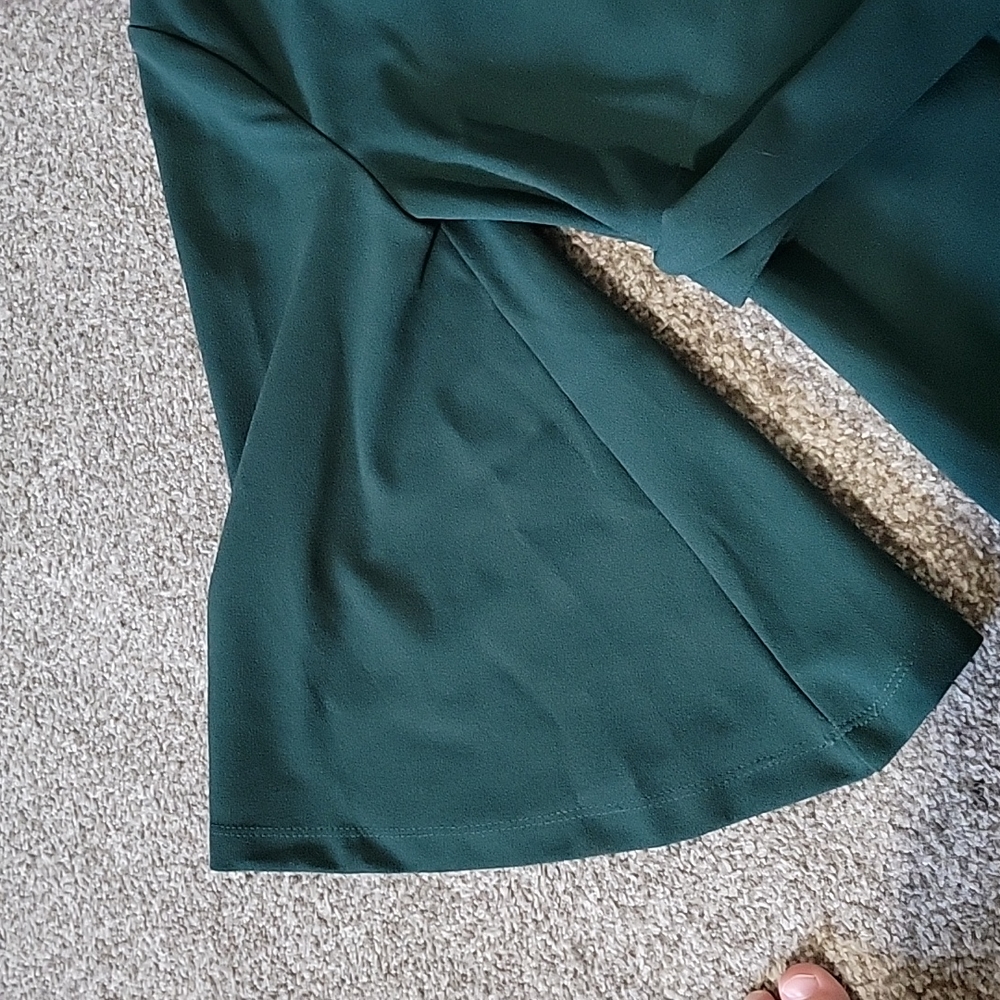 Lulus bell sleeve hunter Green dress - Picture 3 of 4